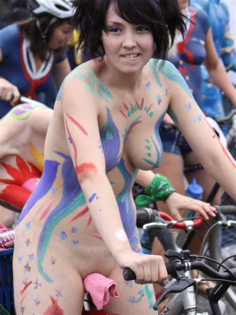 全裸にボディーペイントだけで街に出てる女の子って何なのヌードギャラリー ポッカキット Free Download Nude Photo