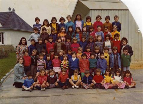 Photo De Classe Mixe De 1974 ECOLE PRIMAIRE MIXTE DE SAINT MAURICE