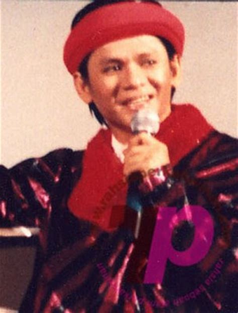 He was married to kamariah jamaluddin for three years, before divorcing in 1984. this is us.....: penghibur nombor satu