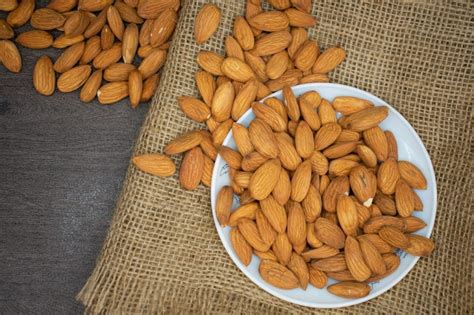 What Are The Different Types Of Almonds What Does An Almond