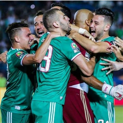 Les championnats, la coupe d'algérie. Épinglé par ⒿⒶⓈⓂⒾⓃⒺ sur l'Algérie cup d'Afrique 2019 | Algerie foot, Joueur de football, Football