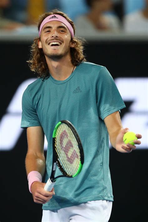 Draw, odds and h2h rankings progression with comparison between the 2 players about their performance on hard courts, grass, clay and carpet. ATP Finals, i gironi: Berrettini con Federer e Djokovic
