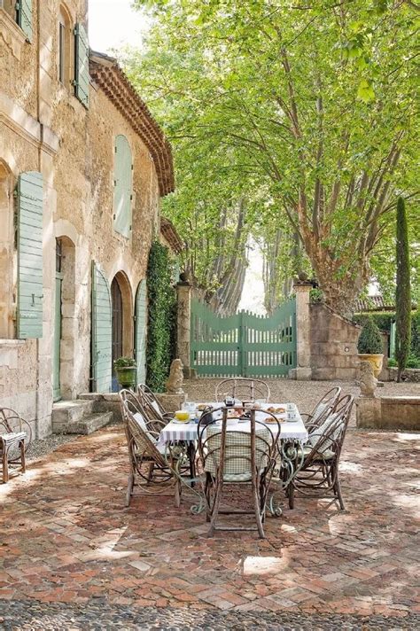 40 Best Unordinary French Country Patio That Make Your Flat Look Great