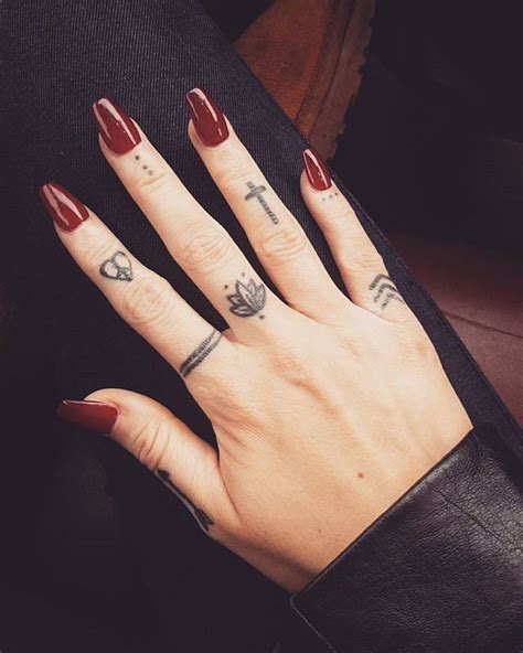 Beautiful Small Finger Tattoos Suggestions And Ideas For Women Small