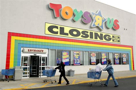 Toys R Us Teaming Up With Macys For Comeback Next Year
