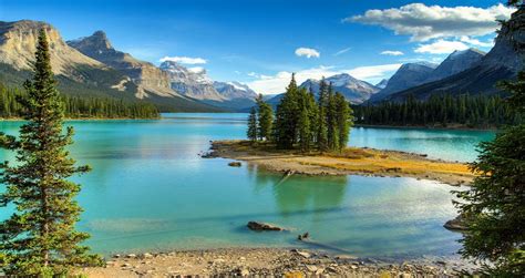 25 Places In Canada You Have To Visit In Your Lifetime