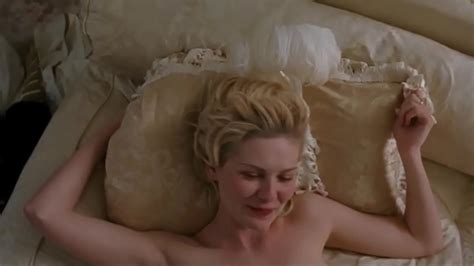 Kirsten Dunst Desnuda Y Teniendo Sexo Marie Antoinette