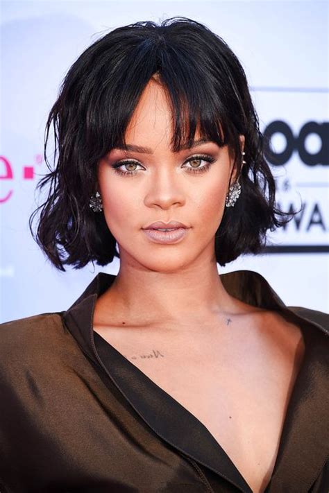 Every song of her new albums becomes a hit that plays on repeat. 50 Best Rihanna Hairstyles - Our Favorite Rihanna Hair ...