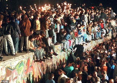 The Blunder That Brought Down The Berlin Wall Thirty Years On Express