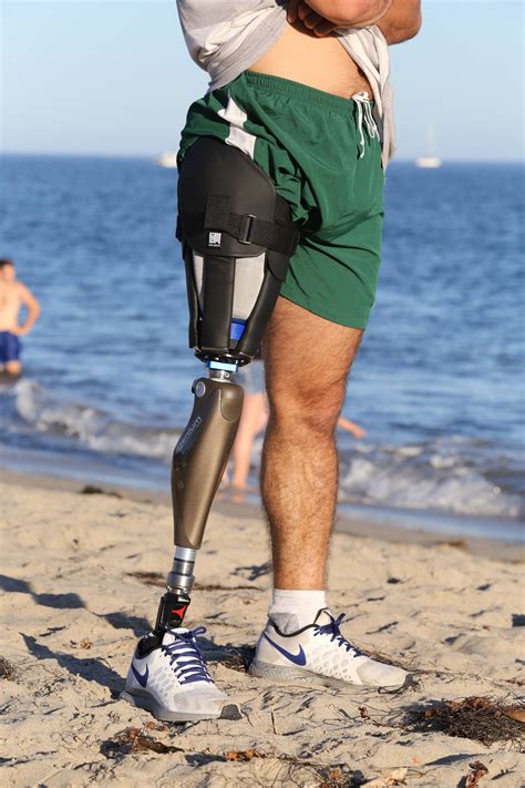 leg reference bionico body tech contemporary clothes prosthetic leg arte robot mobility