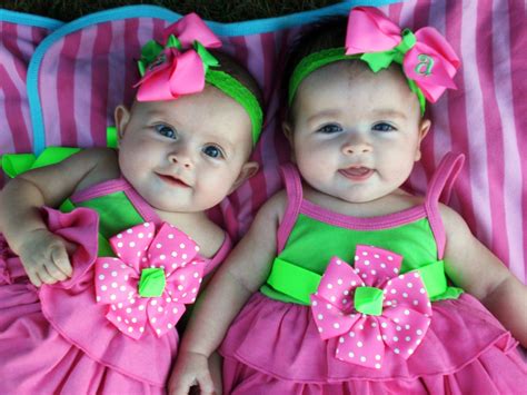 25 Most Beautiful And Cute Twins Baby Pictures