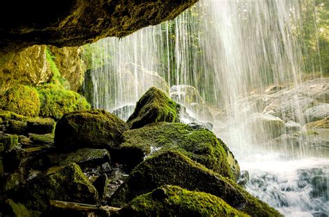 Walk Behind A Waterfall For A One-Of-A-Kind Washington ...