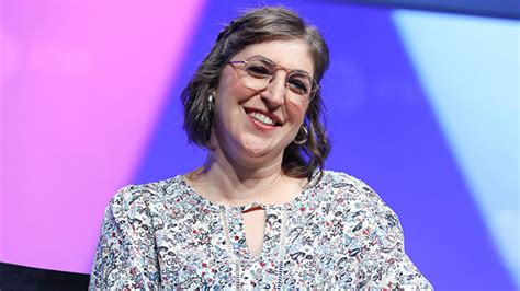 Mayim Bialik Rocks New Hairstyle On ‘jeopardy And Fans React