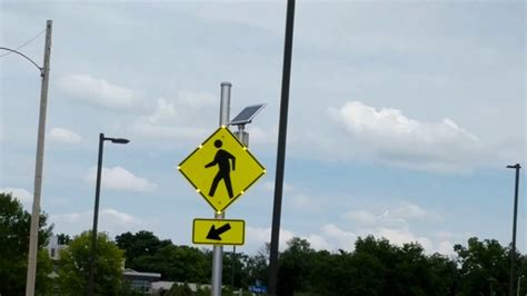 Tapco© Blinkersign Flashing Led Pedestrian Crossing Sign W11 2 Youtube