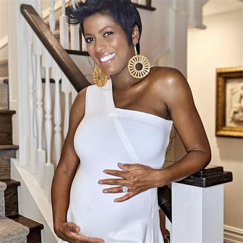 Tamron Hall Reveals She S Weeks Pregnant