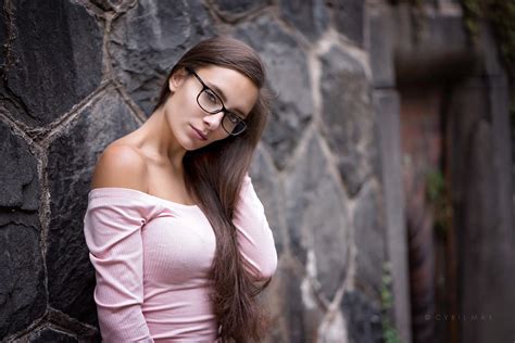 Women Women Outdoors Bare Shoulders Portrait Women With Glasses Face