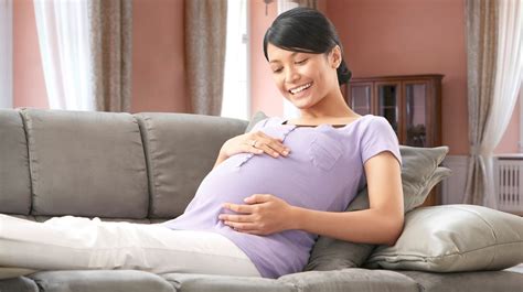 Namun, ada juga wanita yang memiliki siklus menstruasi tidak teratur sehingga ia tidak menyadari kehamilannya. Ciri Dan Tanda Tanda Hamil Anak Perempuan - Info Seputar Kehamilan