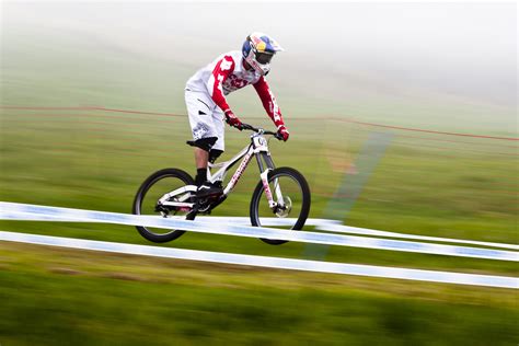 Canadian downhill rider steve smith (devinci global racing) has been in great form this year and hopes that his form will good enough for him to claim his first uci world championship. Steve Smith @ La Bresse - quasibinaer - Mountain Biking ...