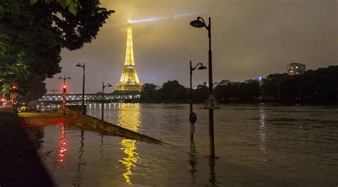 Paris Flooding Seine Rivers Water Level Decreases After Reaching Peak