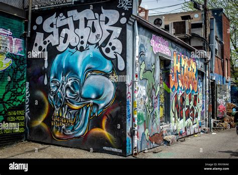 Toronto Graffiti Alley Stock Photo Alamy