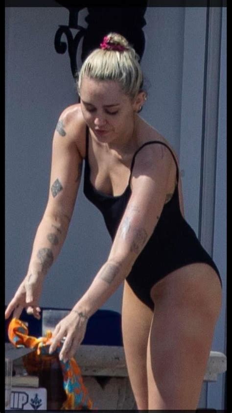 Miley Cyrus Mileycyrus Nude Onlyfans Leaks 16 Photos Thefappening