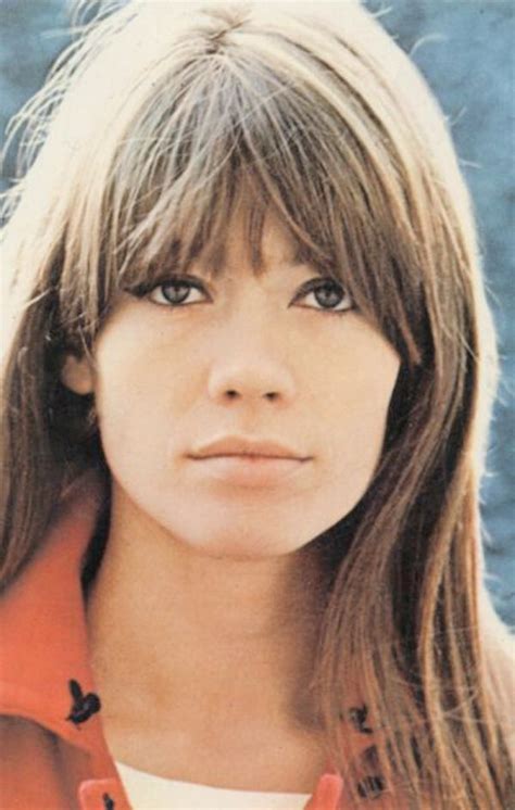 Hardy grew up in the 9th arrondissement of paris with her younger sister. Françoise Hardy | Hair styles, Francoise hardy, Long hair ...