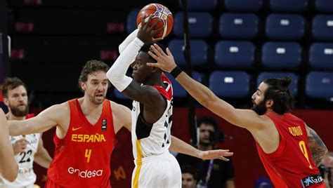 Partido de fútbol amistoso entre las selecciones de españa y alemania federal disputado en el estadio de sarriá el 23 de febrero de 1974. Resultado Alemania - España | Eurobasket