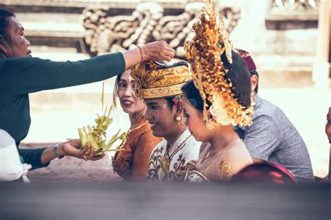 Bali Indonesia April 13 2018 People On Balinese Wedding Ceremony