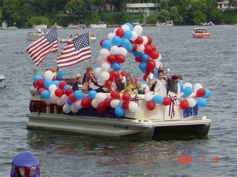 The holiday season is upon us but instead of thinking about putting your boat away for the season; 1000+ images about Boat Parade Ideas on Pinterest
