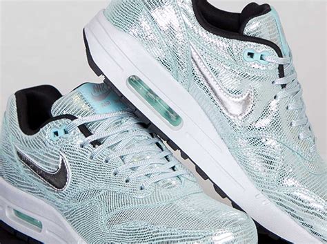 Nike Wmns Air Max 1 Qs Metallic Silver Glacier Ice