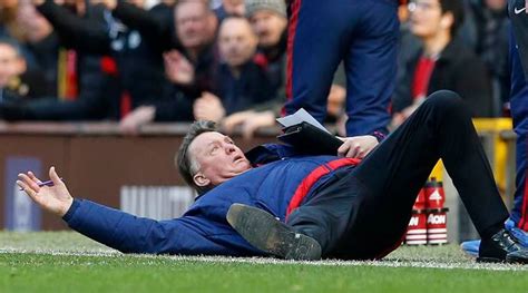 At club level, he served as manager of ajax, barcelona, az alkmaar, bayern munich and manchester united, as well as having two spells in charge of the netherlands national team. Louis van Gaal's dive sparks laughter at Old Trafford ...