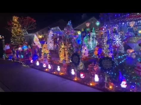 Riverside County Homes Over The Top Christmas Decorations Illuminate