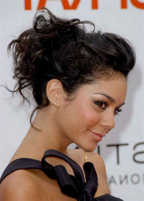 Latest And Cute Messy Bun Hairstyle For Women The Wow Style