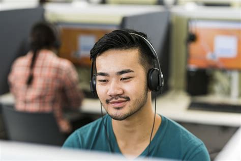 Computer-delivered Listening Practice Tests | IELTS Australia