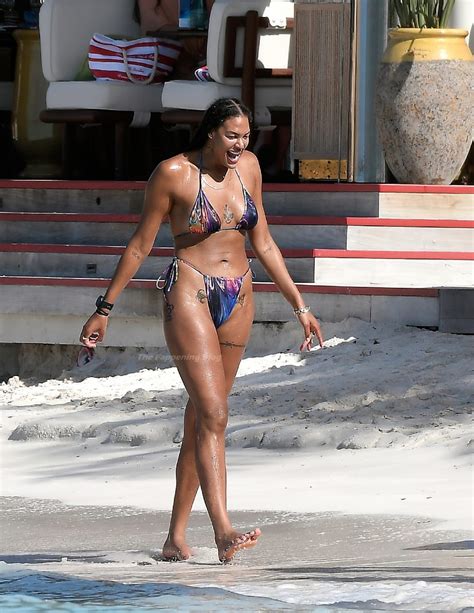 Hot Liz Cambage Flaunts Her Sexy Body While Vacationing In St Barths