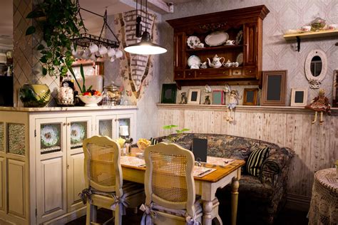 Questa volta a scrivermi è martina che mi chiede alcuni consigli su come arredare e valorizzare un corridoio lungo e stretto. Arredare casa in stile country chic, ecco alcuni consigli ...