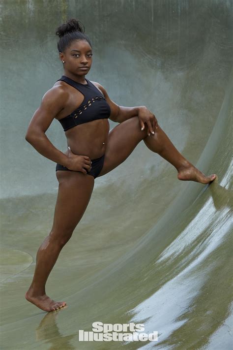 Simone Biles Nue Dans Sports Illustrated Swimsuit