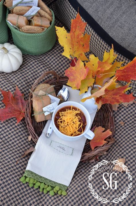 Autumn Picnic In The Leaves And A Giveaway