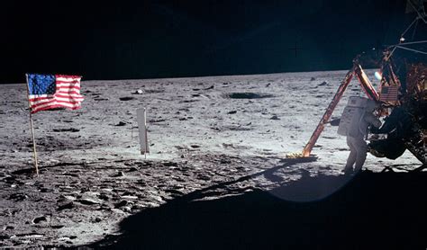 Neil Armstrong First Man On Moon Dies At 82 The New York Times