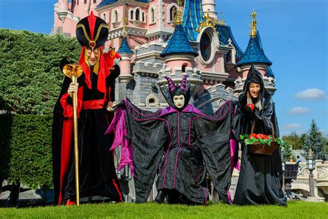 Spooktacular Reasons To Visit Disneyland Paris This Halloween Picniq