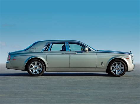 Rolls royce phantom 2012 features include transmission type (automatic/ manual), engine cc type, horsepower, fuel economy (mileage), body type, steering wheels & more. ROLLS-ROYCE Phantom specs - 2012, 2013, 2014, 2015, 2016 ...