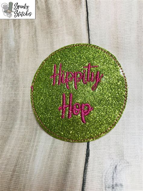 We provide embroidery designs free and paid. Hippity Hop Mason Jar Lid - Spunky Stitches