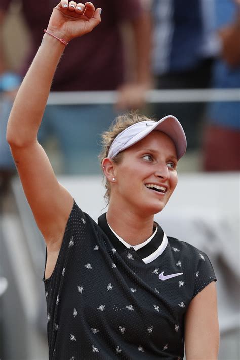 She has won one wta singles title in four finals in total. Devatenáctiletá Vondroušová postupuje do finále French ...