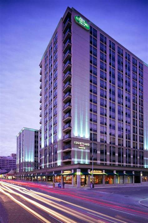 Courtyard By Marriott Toronto Downtown Toronto Student Accommodation