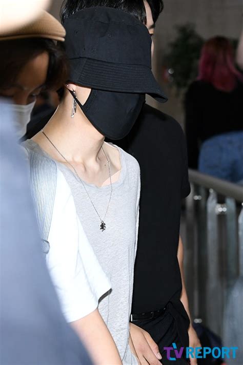 Bts S Jimin Spotted With His Neck Bandaged While Returning From Recent Japanese Tour