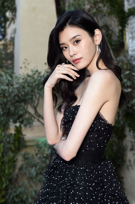 10 Pesona Ming Xi Model Victorias Secret Yang Dilamar Anak Raja Judi