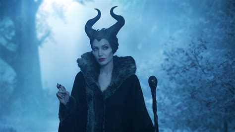 Surprise Angelina Jolie To Return For Maleficent 2