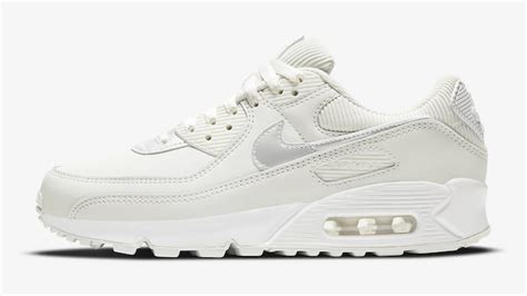 1x 40.5 1x 42 die. Nike WMNS Air Max 90 and Air Force 1 Pixel Shoelery - TDD