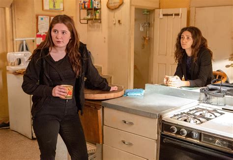 Shameless Season Finale Recap A Beloved Character Returns To Help Say Goodbye To Fiona