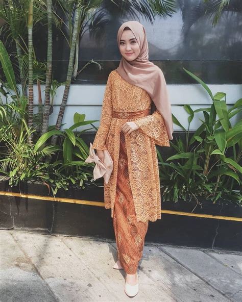 Model Kebaya Brokat Hijab Terkini